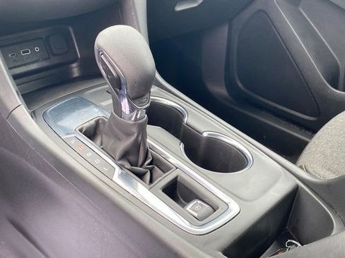 Certified 2024 Chevrolet Equinox LT FWD image 12