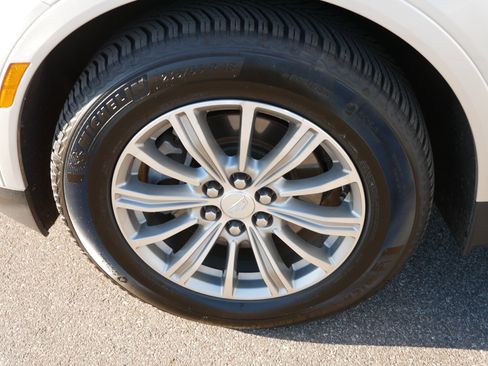 Used 2017 Cadillac XT5 Luxury w/ Driver Awareness Package image 15