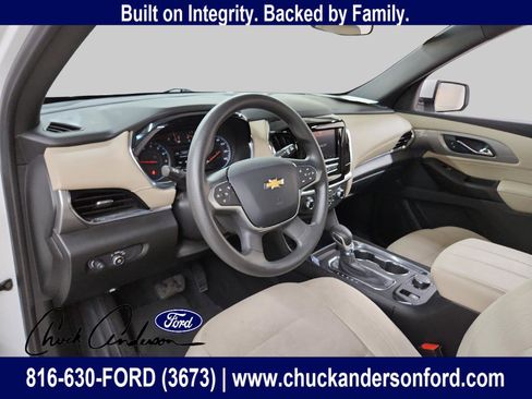 Used 2023 Chevrolet Traverse LS image 11