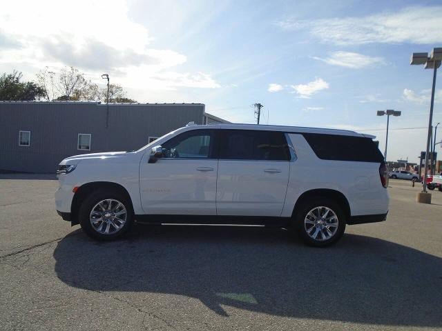 Used 2023 Chevrolet Suburban Premier AWD/4WD image 4