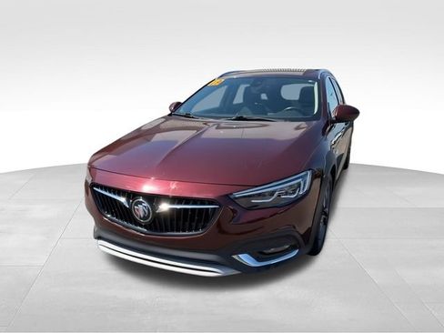 Used 2019 Buick Regal Essence w/ Driver Confidence Package I AWD/4WD image 3