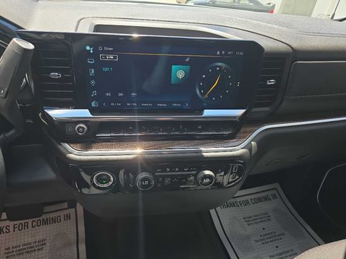 Used 2024 Chevrolet Silverado 1500 LT AWD/4WD image 19