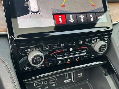 New 2025 Jeep Grand Cherokee Summit image 35