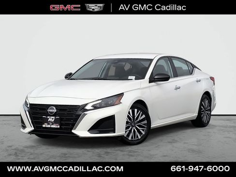 Used 2025 Nissan Altima 2.5 SV FWD image 1