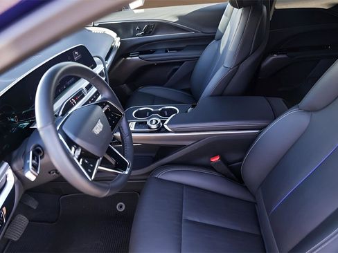 Certified 2025 Cadillac Lyriq Sport image 8