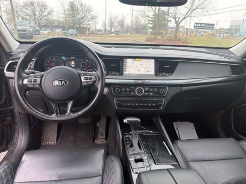 Used 2019 Kia Cadenza Limited image 14