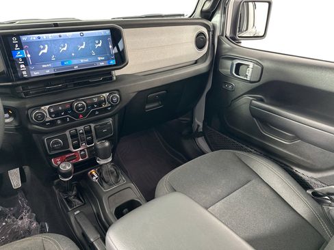 Used 2024 Jeep Wrangler Willys image 22