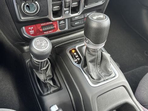 Used 2025 Jeep Wrangler Unlimited Sport S 4xe image 15