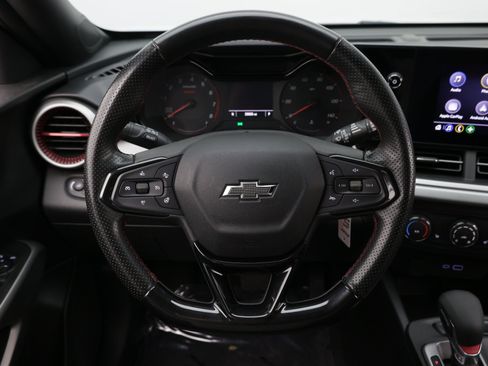 Used 2024 Chevrolet Trax RS FWD image 33