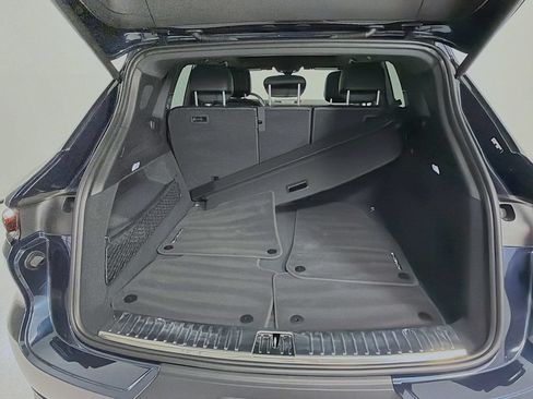Certified 2025 Porsche Cayenne AWD/4WD image 27