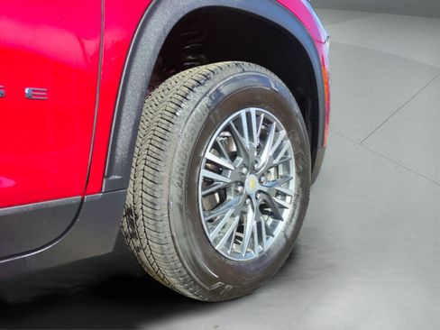 Used 2024 Chevrolet Traverse LT w/ Trailering Package image 15