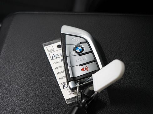 Used 2024 BMW 330i xDrive Sedan AWD/4WD image 16