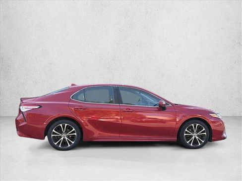 Used 2020 Toyota Camry SE FWD image 4