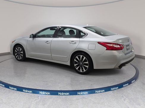 Used 2016 Nissan Altima 2.5 SL w/ 2.5 Technology w/LED Package FWD image 8