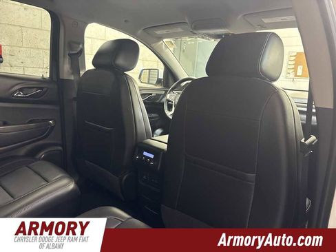 Used 2023 GMC Acadia SLT image 36