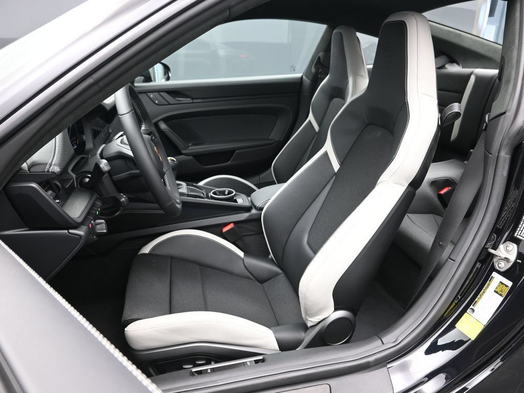 Used 2026 Porsche 911 GT3 RWD image 5