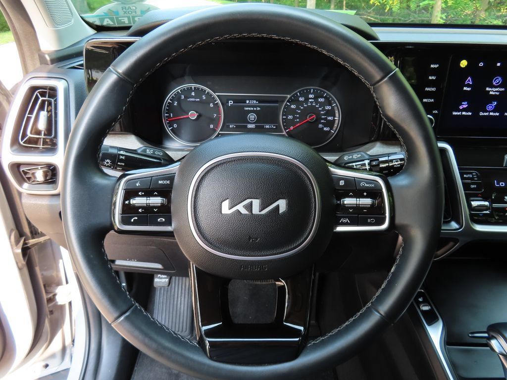 Certified 2023 Kia Sorento S w/ Panoramic Sunroof Package AWD/4WD image 21
