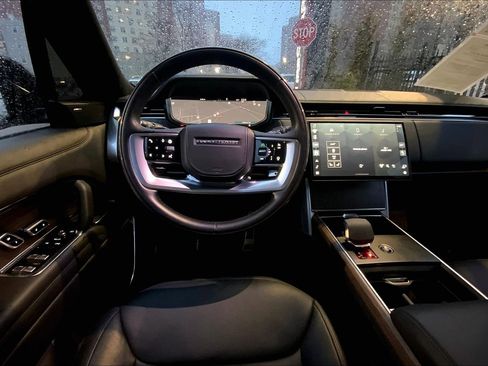 Used 2024 Land Rover Range Rover SE image 5