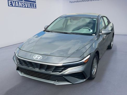 New 2026 Hyundai Elantra SE FWD image 1