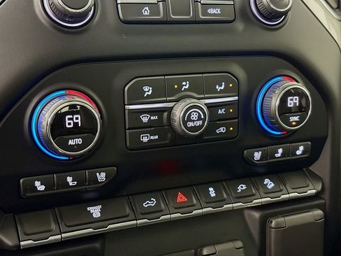 Used 2021 Chevrolet Silverado 2500 LTZ image 20