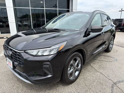 Used 2024 Ford Escape ST-Line w/ Tech Pack #1 FWD image 3