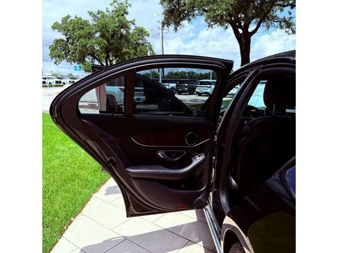 Used 2018 Mercedes-Benz C 300 Sedan image 28