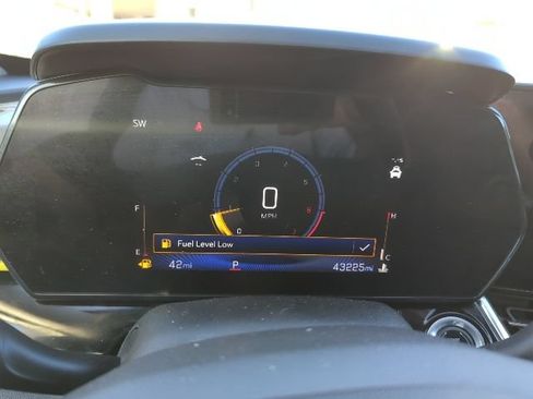 Used 2024 Chevrolet Trax ACTIV w/ Sunroof Package FWD image 7