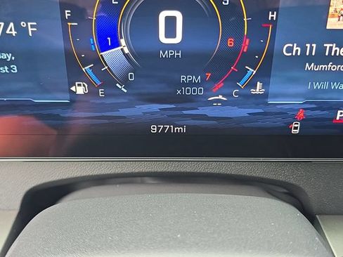 Used 2025 Chevrolet Traverse LT w/ LPO, Floor Liner Package FWD image 29