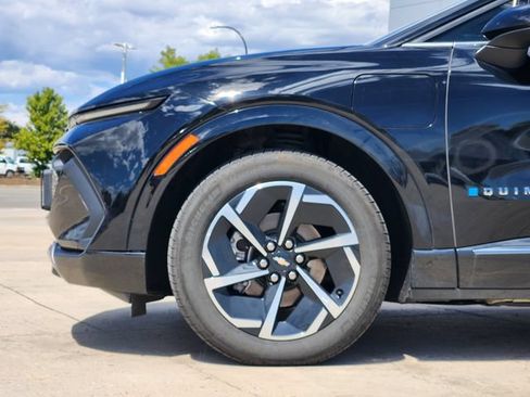 Used 2024 Chevrolet Equinox EV LT FWD image 9