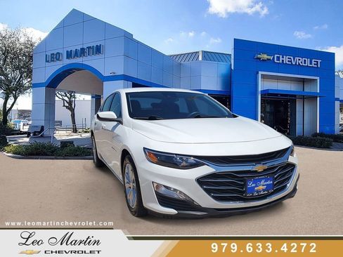 Used 2024 Chevrolet Malibu LT FWD image 2