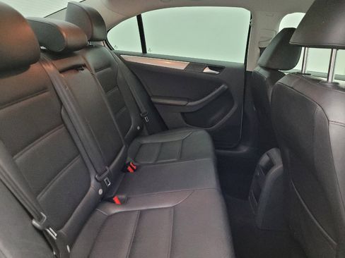 Used 2017 Volkswagen Jetta SE FWD image 19