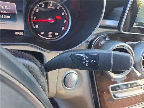 Used 2017 Mercedes-Benz GLC 300 4MATIC image 19