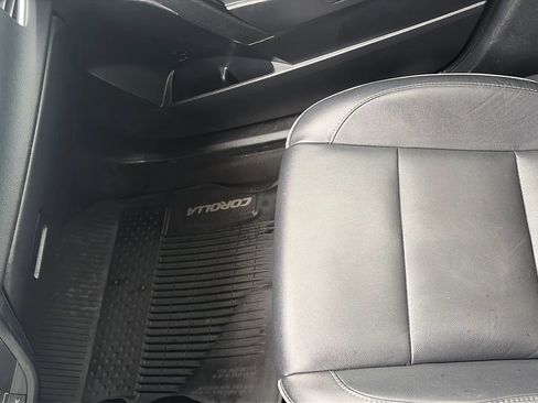 Used 2015 Toyota Corolla LE Premium image 44