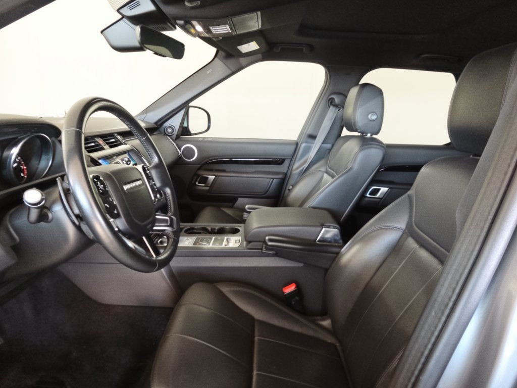 Used 2020 Land Rover Discovery SE AWD/4WD image 4