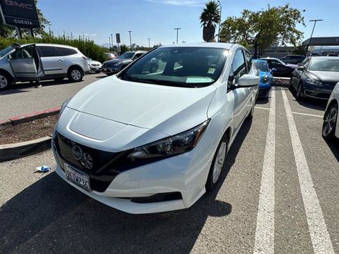 Used 2023 Nissan Leaf S image 2
