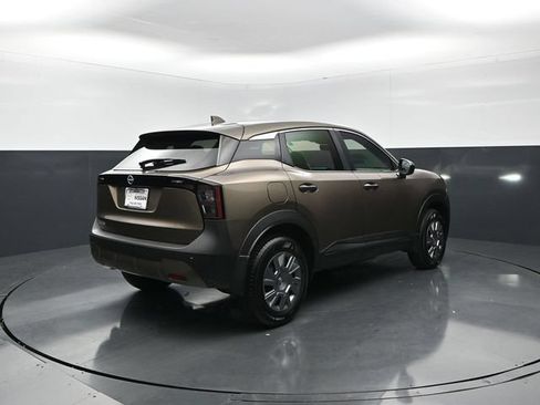 Used 2025 Nissan Kicks S w/ Interior Electronics Package FWD image 8