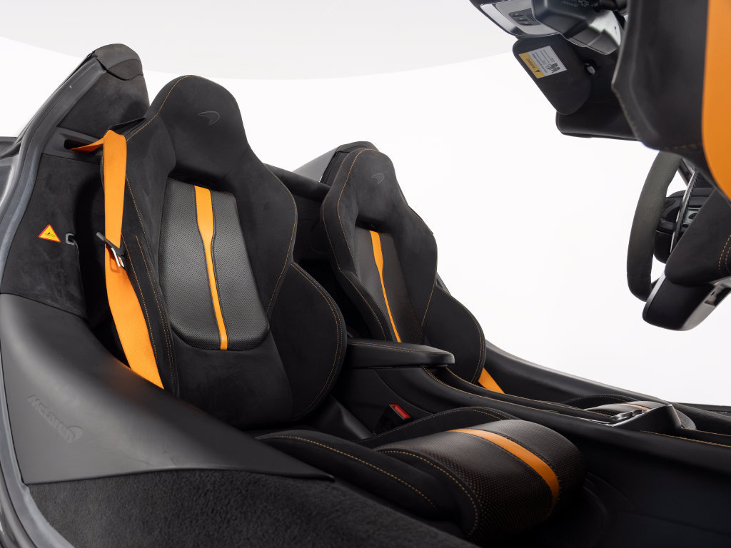 Used 2018 McLaren 570S Spider RWD image 33