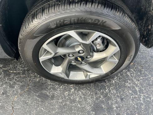 Used 2025 Chevrolet Trax LT image 23