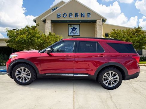 Used 2020 Ford Explorer XLT w/ Equipment Group 202A AWD/4WD image 2