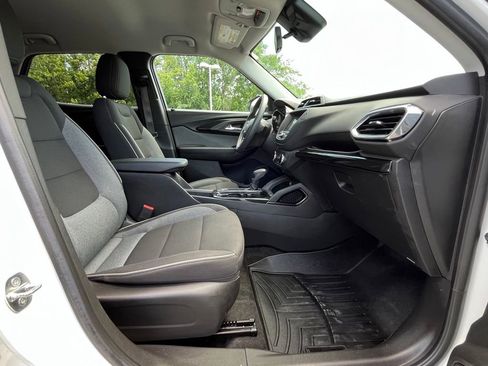 Used 2023 Chevrolet TrailBlazer LT AWD/4WD image 19