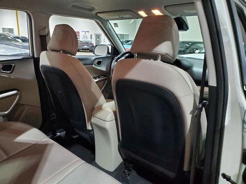 Used 2022 Kia Soul LX w/ Technology Package image 23
