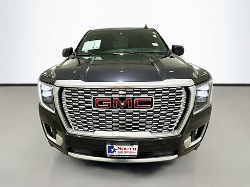 Used 2023 GMC Yukon Denali w/ Denali Reserve Package AWD/4WD image 2