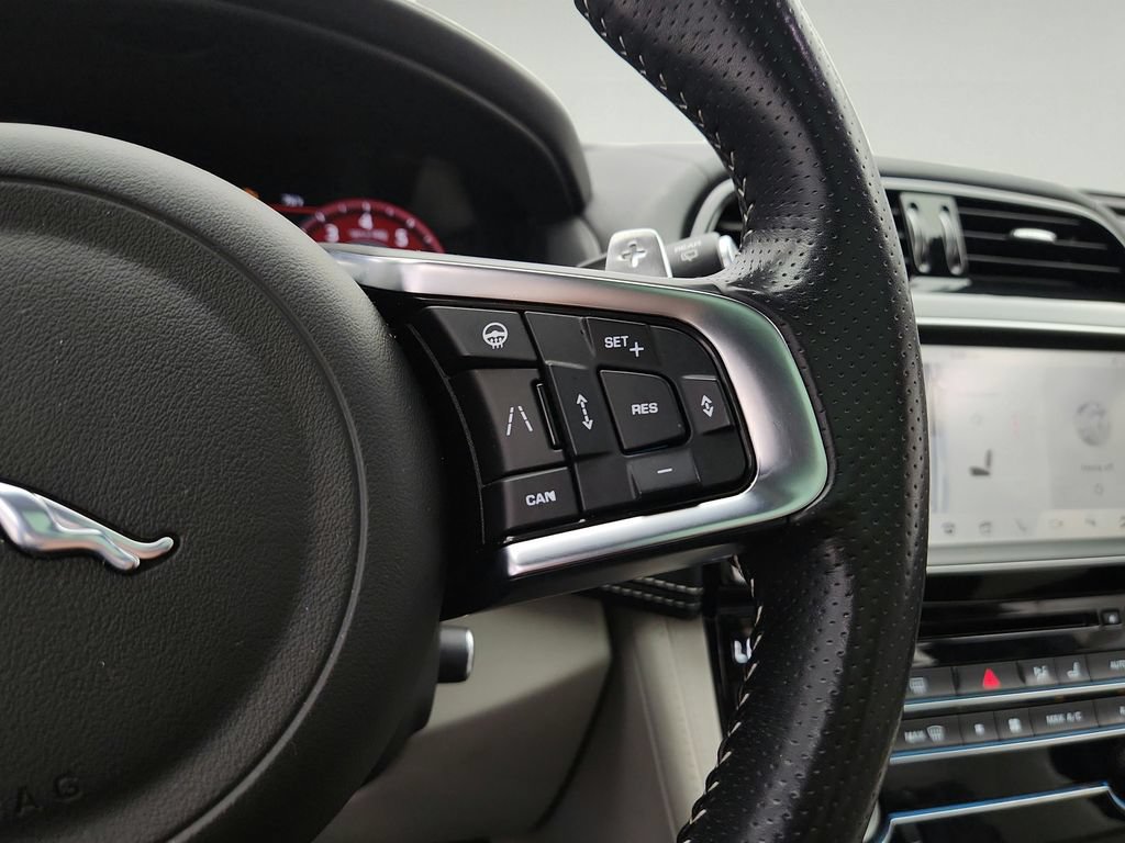 Used 2020 Jaguar F-PACE SVR AWD/4WD image 22