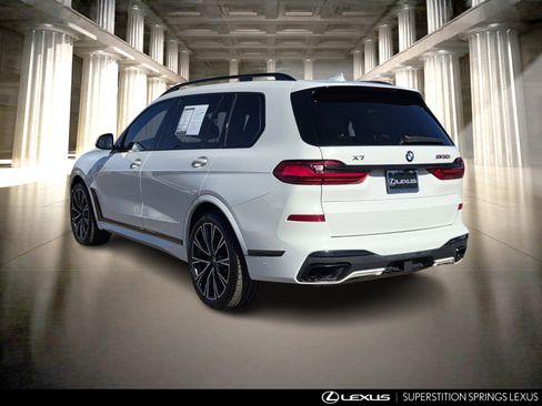 Used 2021 BMW X7 M50i image 6