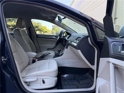 Used 2017 Volkswagen Golf Alltrack SE image 20