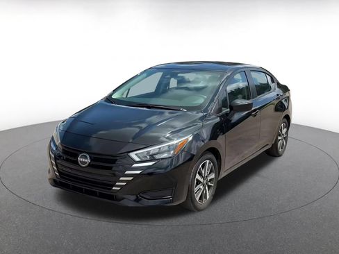 Used 2025 Nissan Versa SV FWD image 5