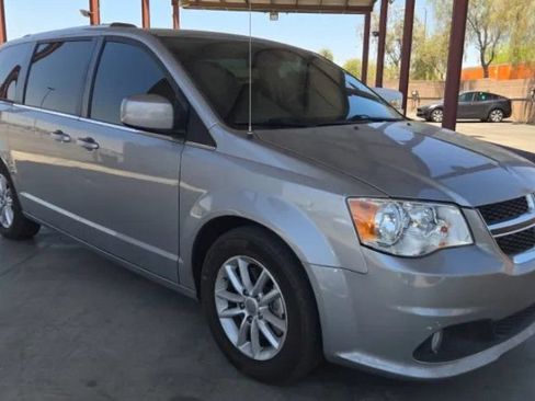 Used 2019 Dodge Grand Caravan SXT FWD image 1