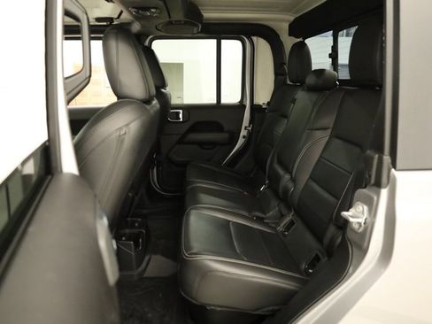 Used 2020 Jeep Gladiator Overland image 35