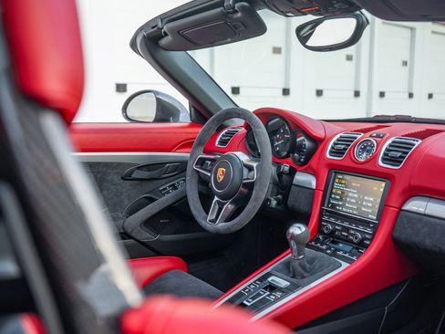 Used 2016 Porsche Boxster Spyder image 14