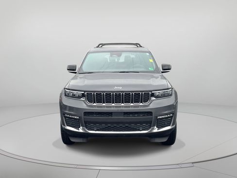 Used 2025 Jeep Grand Cherokee L Limited w/ Luxury Tech Group II image 8